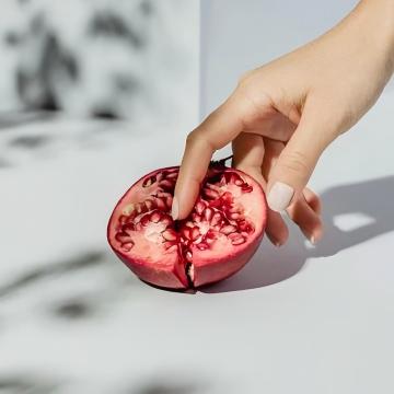 الاستمناء قد يكون علاجًا لأعراض الدورة الشهرية